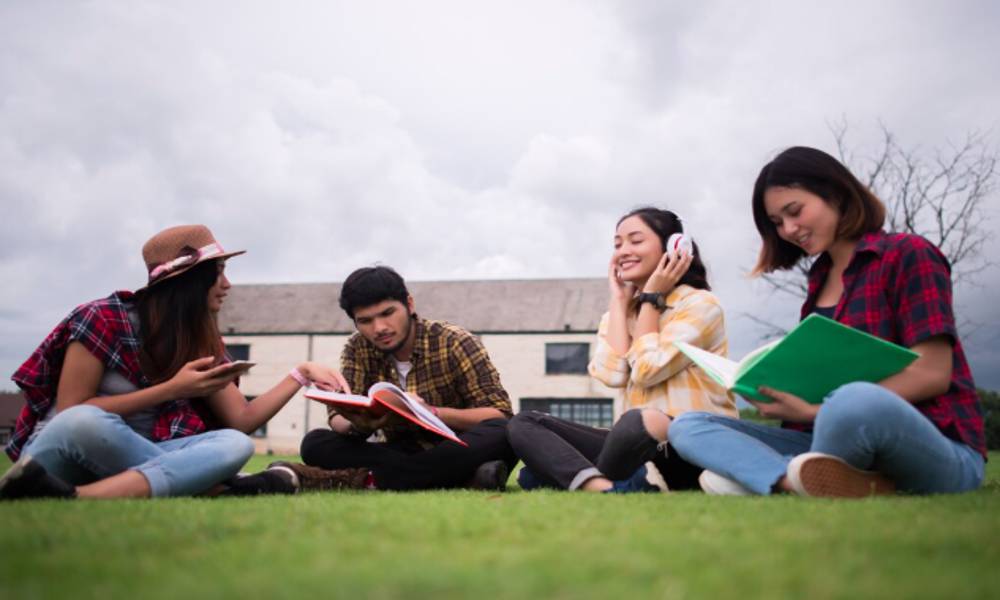 Berikut 9 Cara Efektif Membagi Waktu Kerja dan Kuliah
